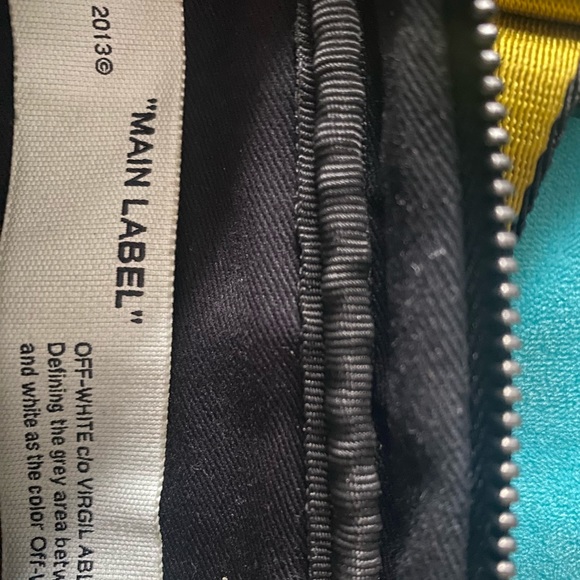 Off White logo nylon cross body - Picture 4 of 8